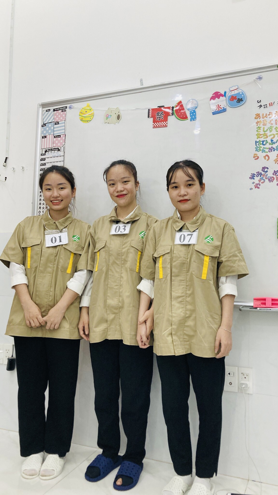 TIẾP TỤC ĐƠN ĐÚC NHỰA